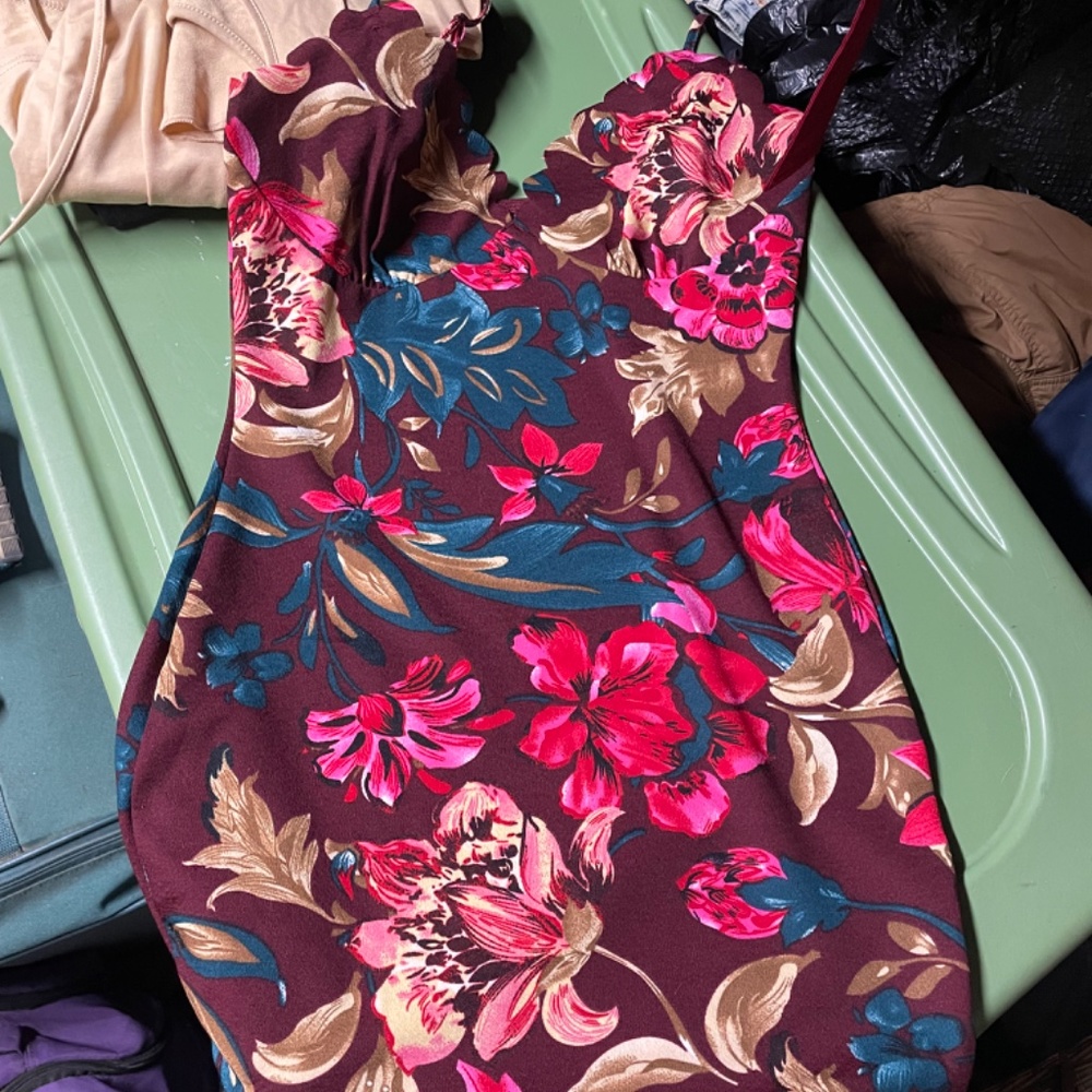Dress - Picture 4 of 4